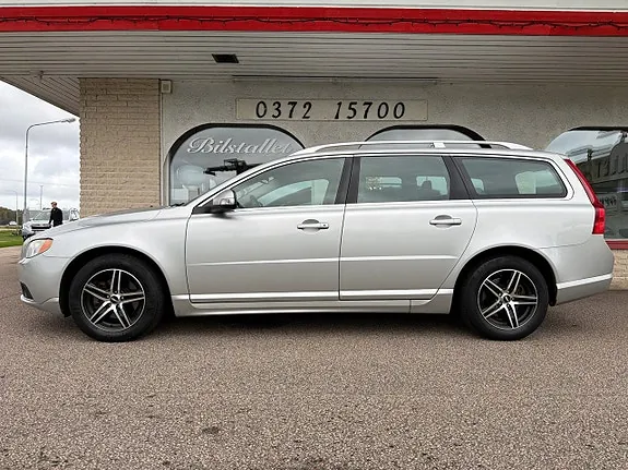 Volvo V70 2011 photo 2
