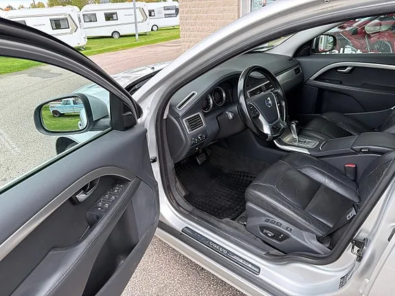 Volvo V70 2011 photo 4