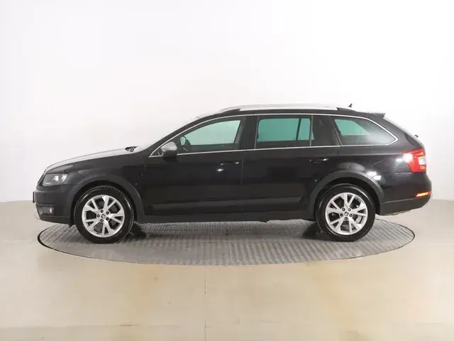 Skoda Octavia Scout 2014 photo 2