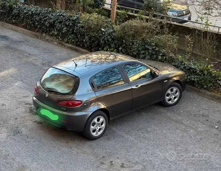Alfa Romeo 147 2008 photo 2