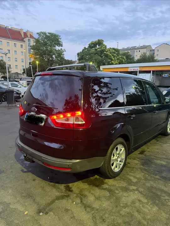 Ford Galaxy 2009 photo 2