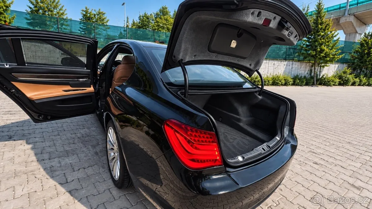 BMW 740D 2012 photo 3