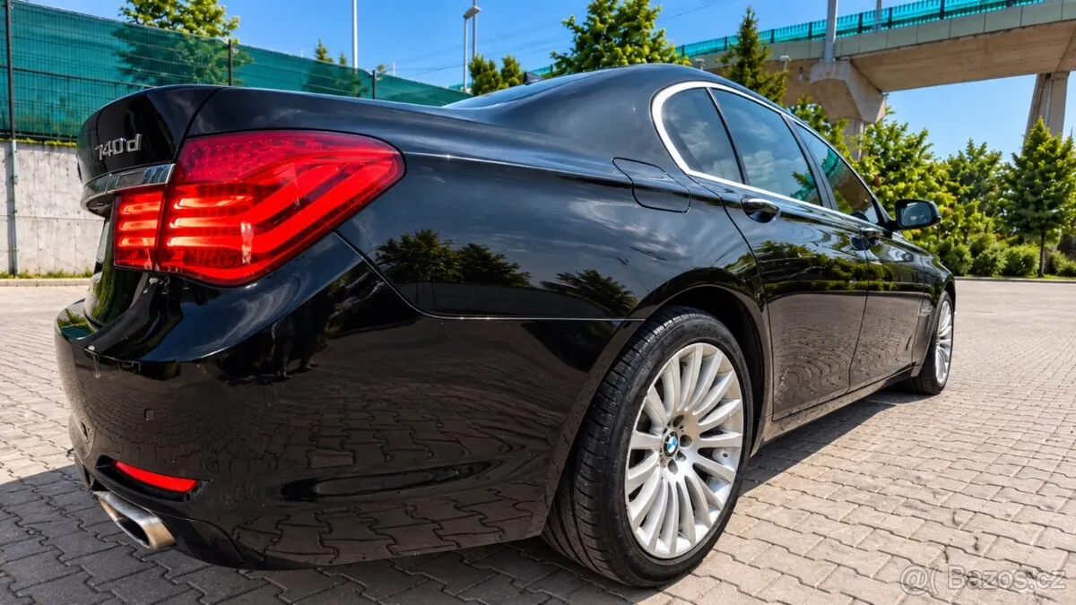 BMW 740D 2012 photo 4