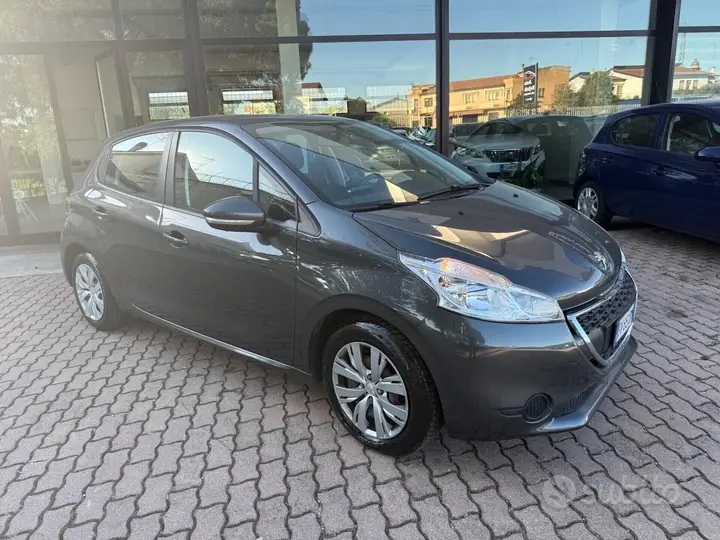 Peugeot 208 2014 photo 3