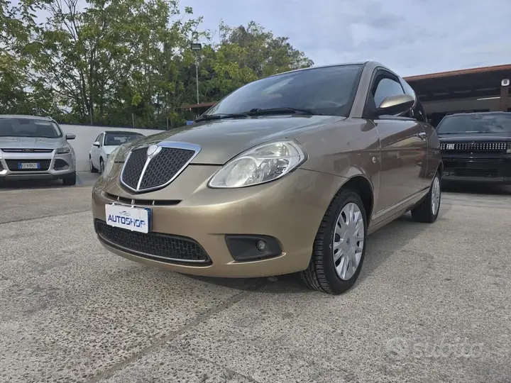 Lancia Ypsilon