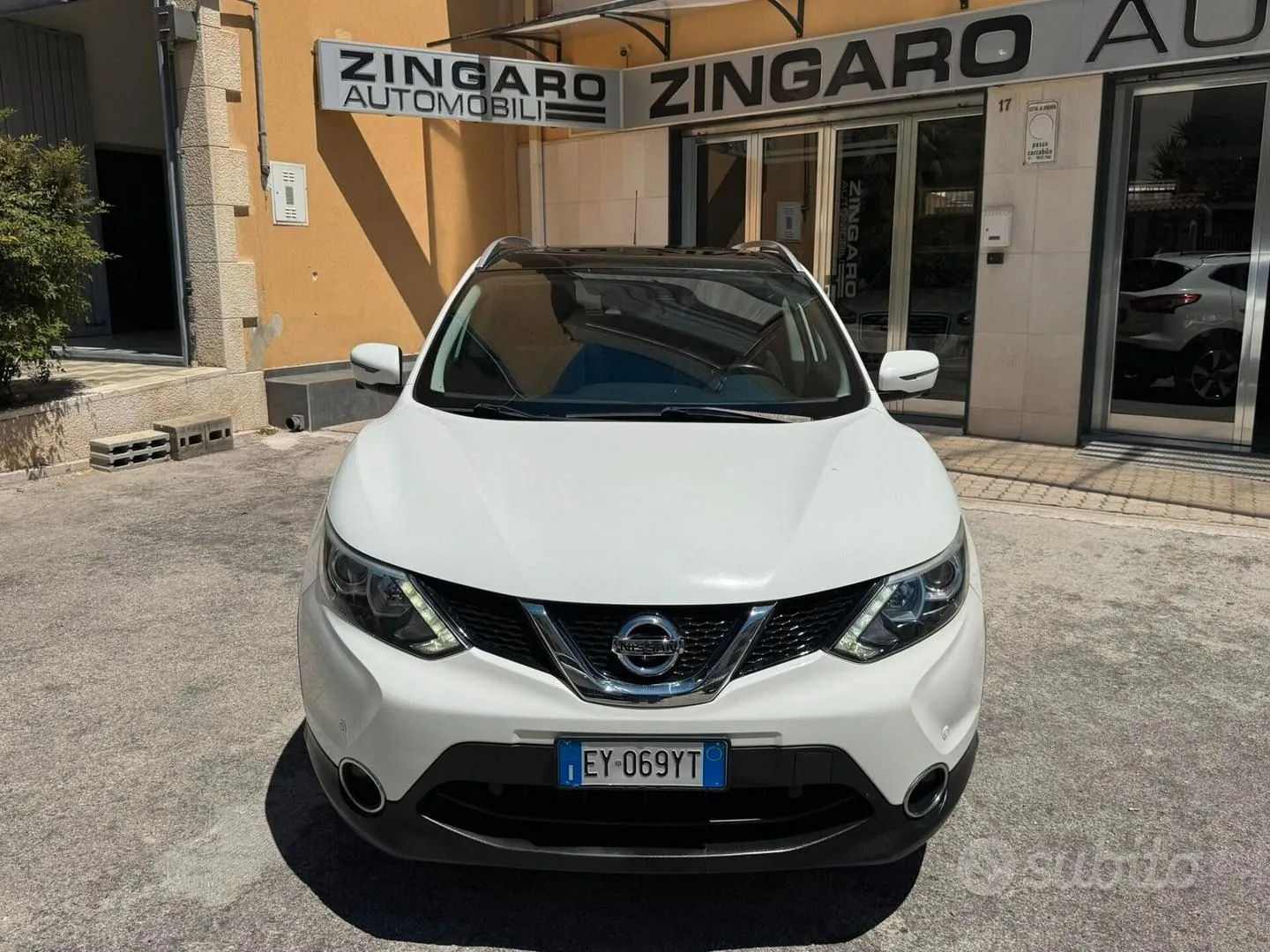 Nissan Qashqai 2015 photo 2