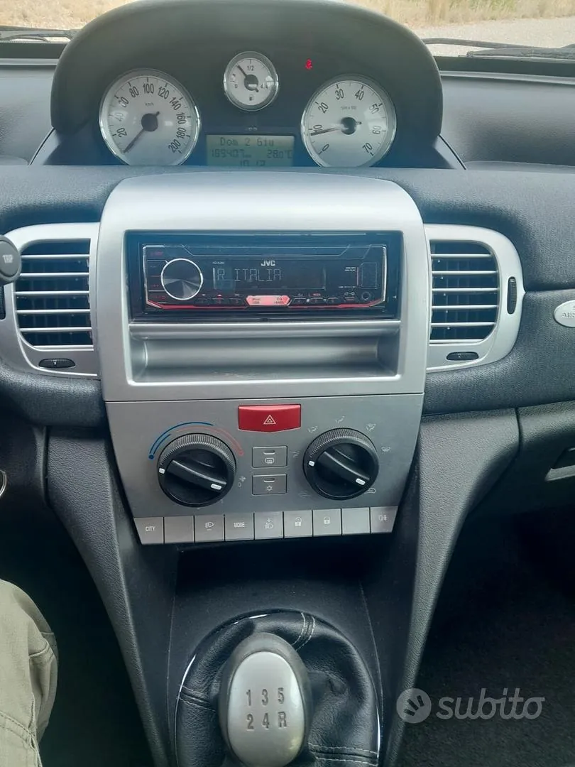 Lancia Ypsilon 2012 photo 5