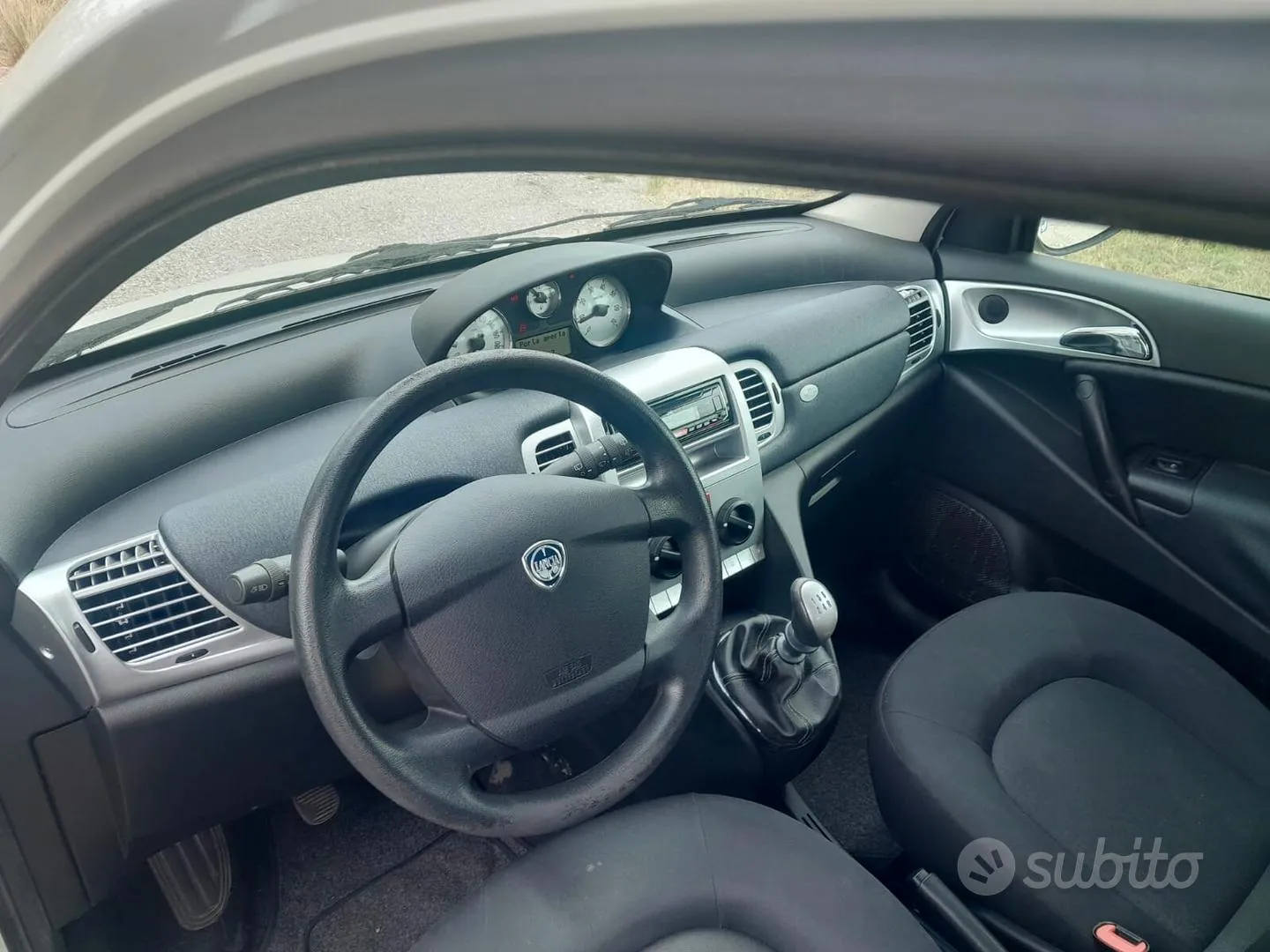 Lancia Ypsilon