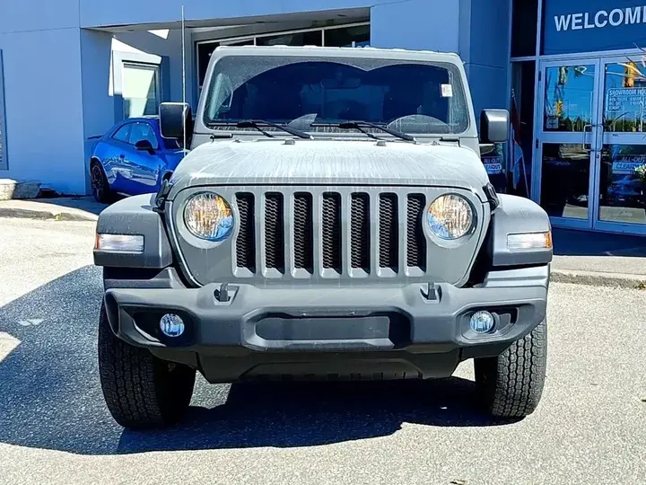 Jeep Wrangler 2023 photo 3