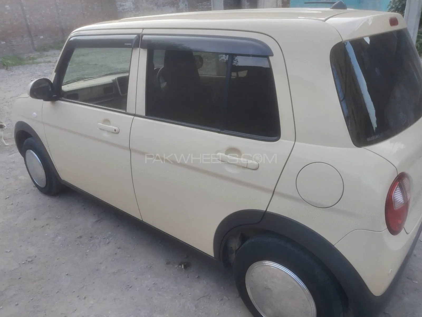 Suzuki Alto Lapin