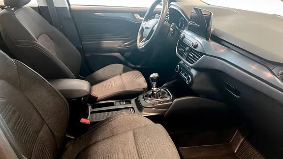 Ford Focus 2021 photo 3
