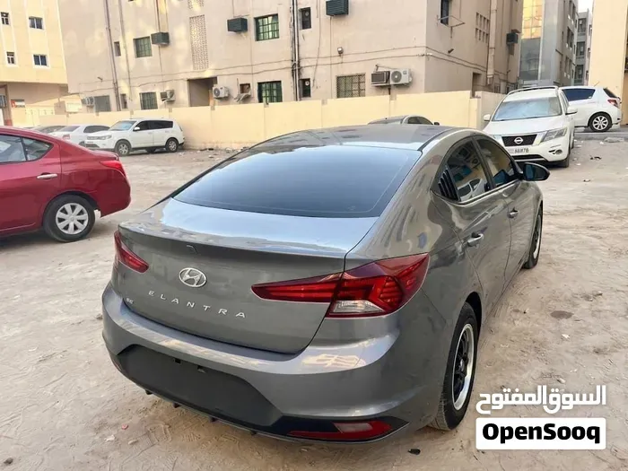 Hyundai Elantra 2019 photo 4