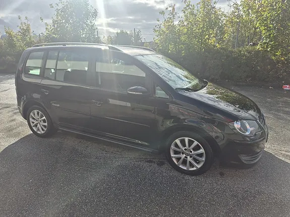 Volkswagen Touran 2010 photo 4