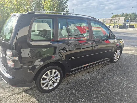 Volkswagen Touran 2010 photo 3