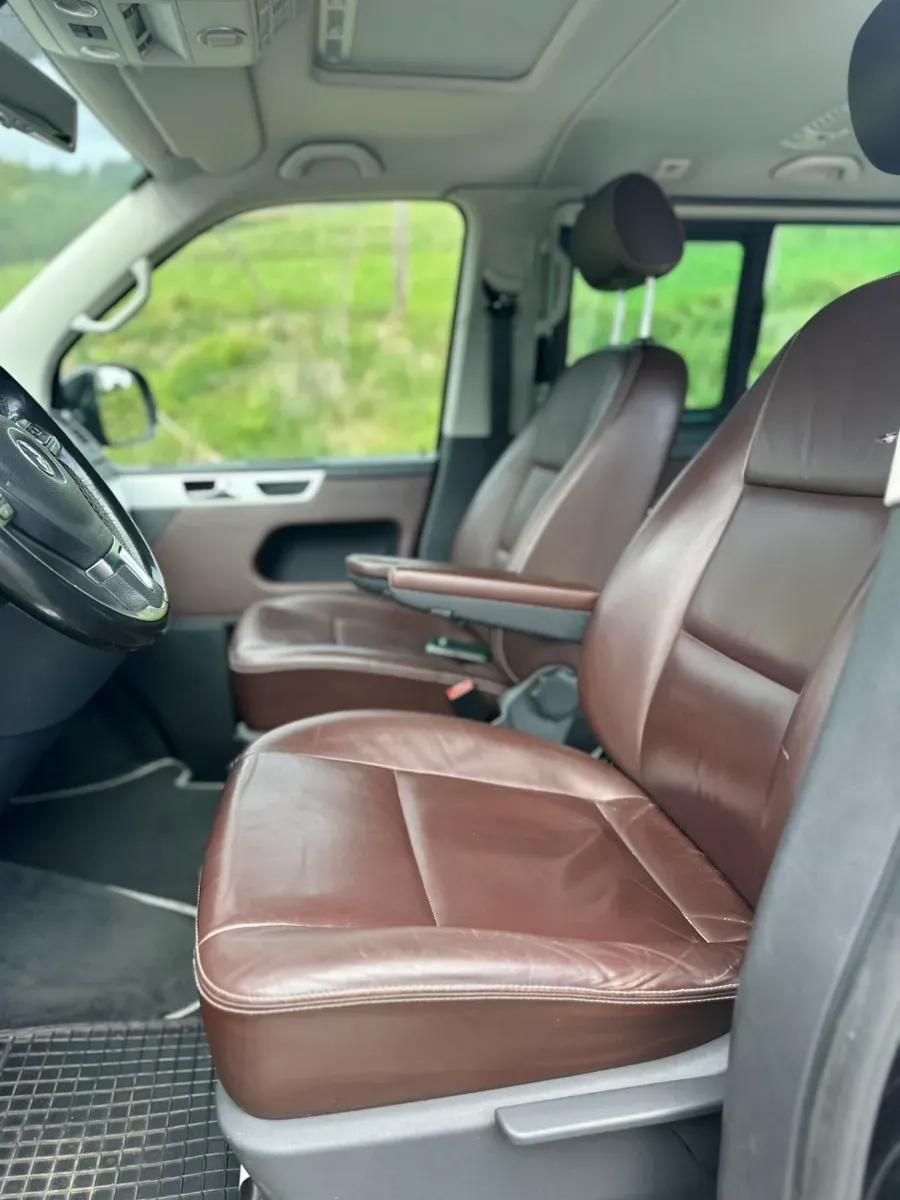 Volkswagen Multivan 2015 photo 2