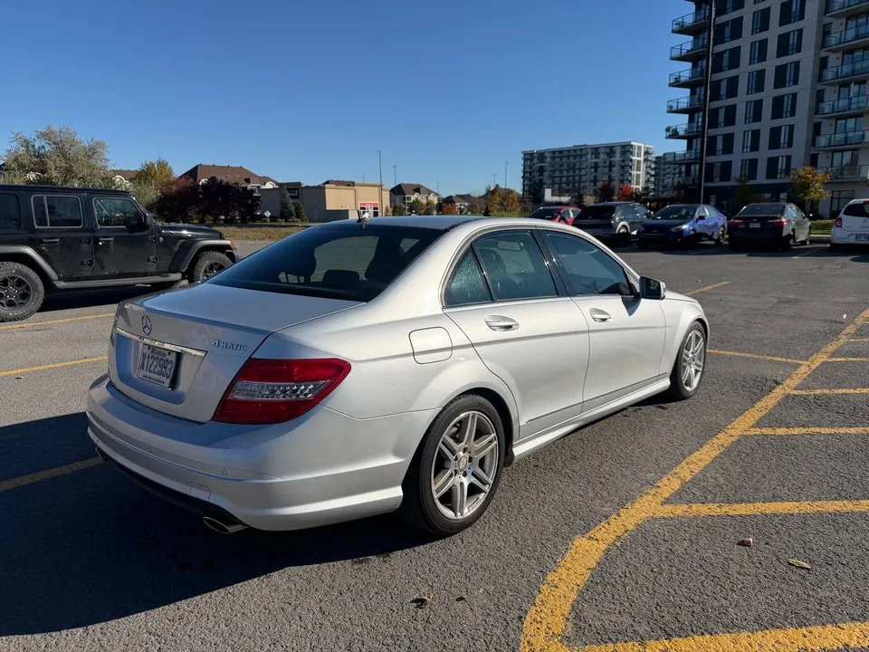 Mercedes-Benz C-Class 2011 photo 3