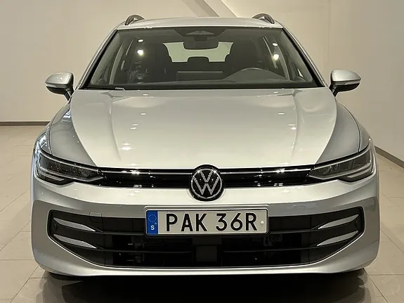 Volkswagen Golf I 2026 photo 3