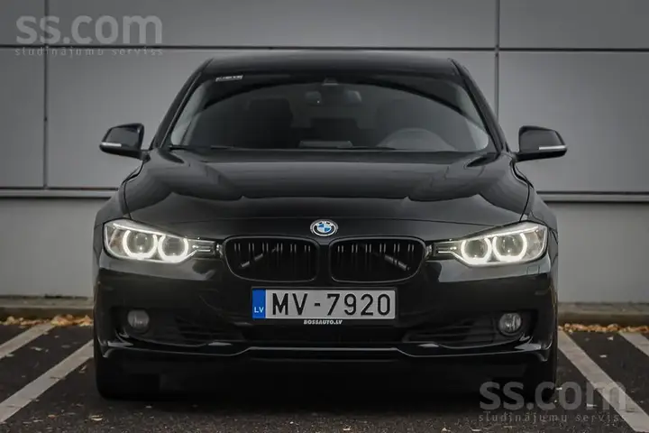 BMW 330D 2013 photo 2