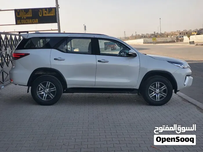 Toyota Fortuner 2016 photo 4