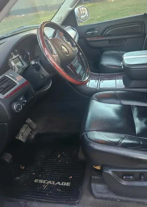 Cadillac Escalade 2011 photo 4