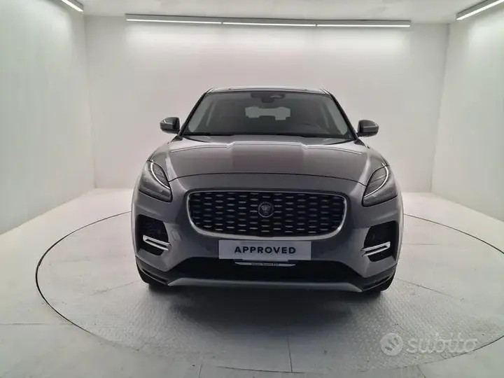 Jaguar E-Pace 2022 photo 2