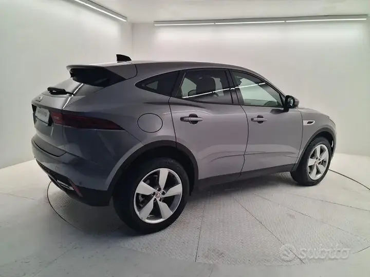 Jaguar E-Pace 2022 photo 3