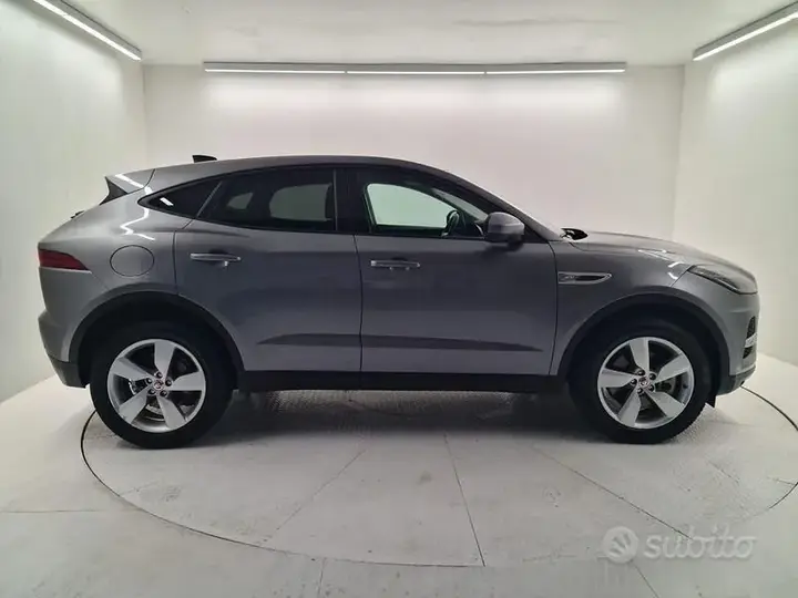 Jaguar E-Pace 2022 photo 4