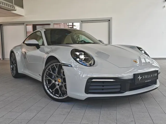 Porsche 911 2021 photo 2
