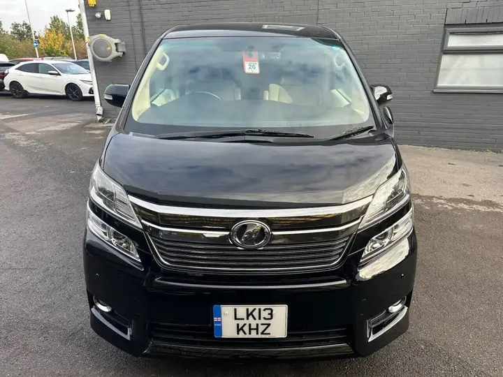 Toyota Vellfire 2021 photo 5