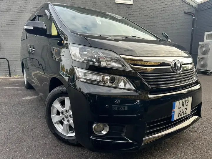 Toyota Vellfire 2021 photo 2