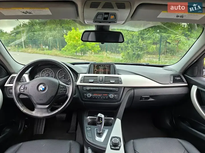 BMW 3 Series 2013 photo 2