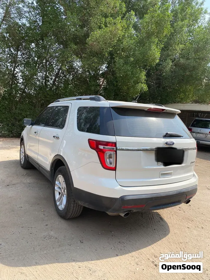 Ford Explorer 2011 photo 2