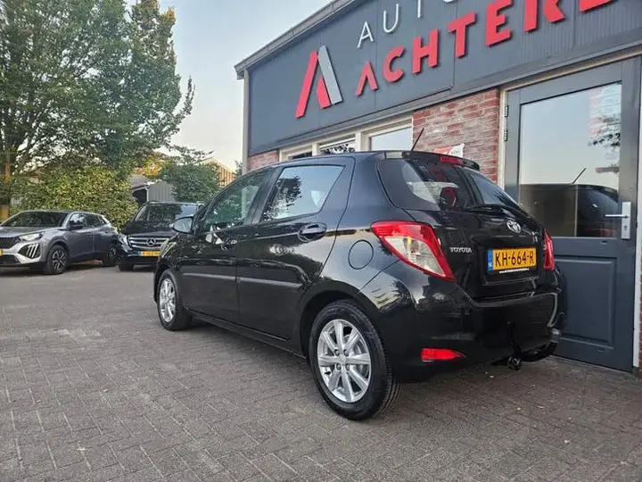 Toyota Yaris 2014 photo 3