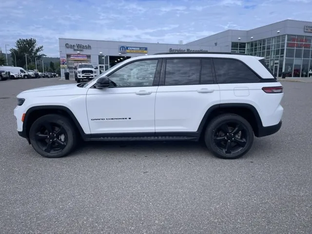 Jeep Grand Cherokee 2024 photo 2