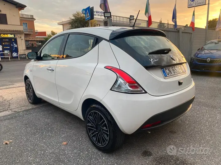 Lancia Ypsilon 2023 photo 4