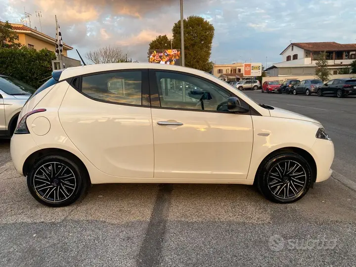 Lancia Ypsilon 2023 photo 5