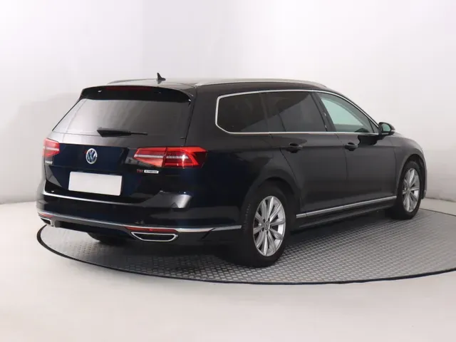 Volkswagen Passat Variant 2017 photo 4