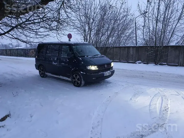 Volkswagen Multivan 2001 photo 2