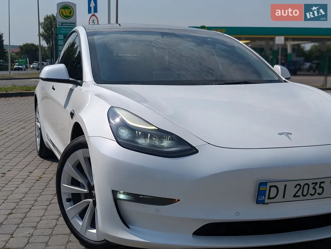 Tesla Model 3 2021 photo 2