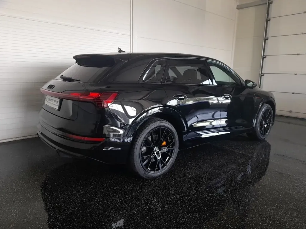 Audi E-Tron 2023 photo 2