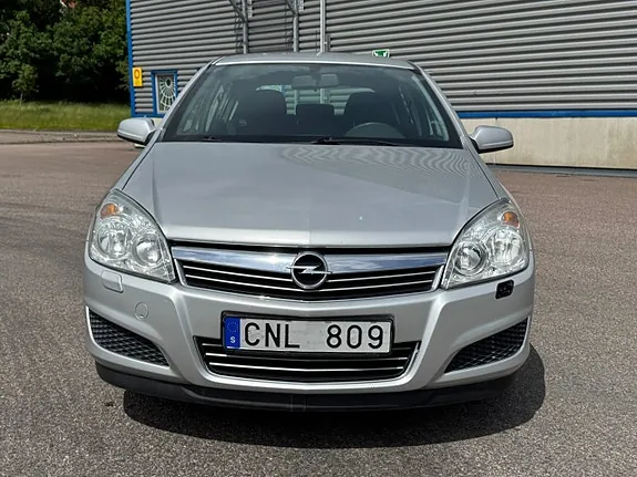 Opel Astra 2008 photo 2