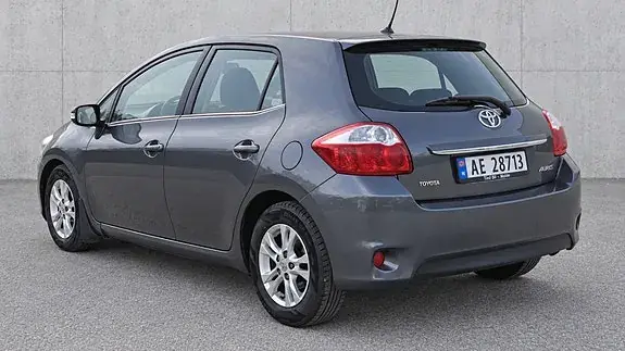 Toyota Auris 2010 photo 5