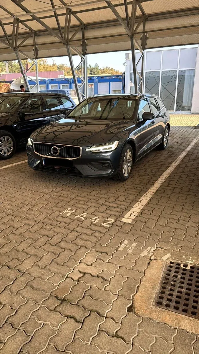 Volvo V60 2019 photo 2