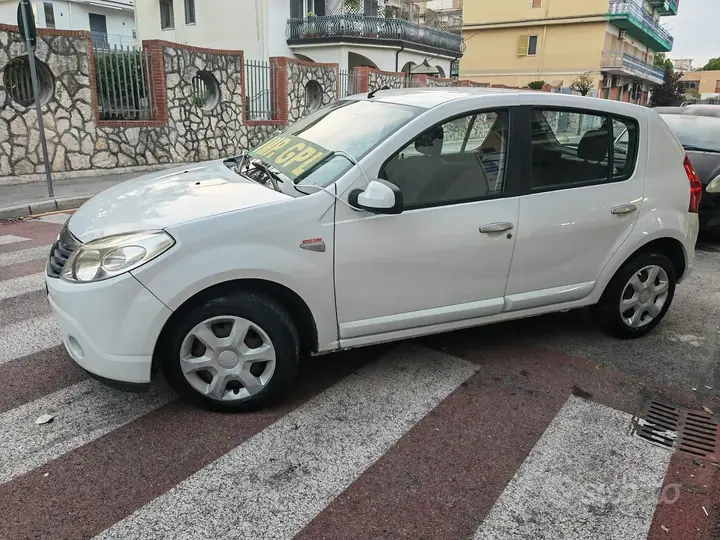 Dacia Sandero 2009 photo 4