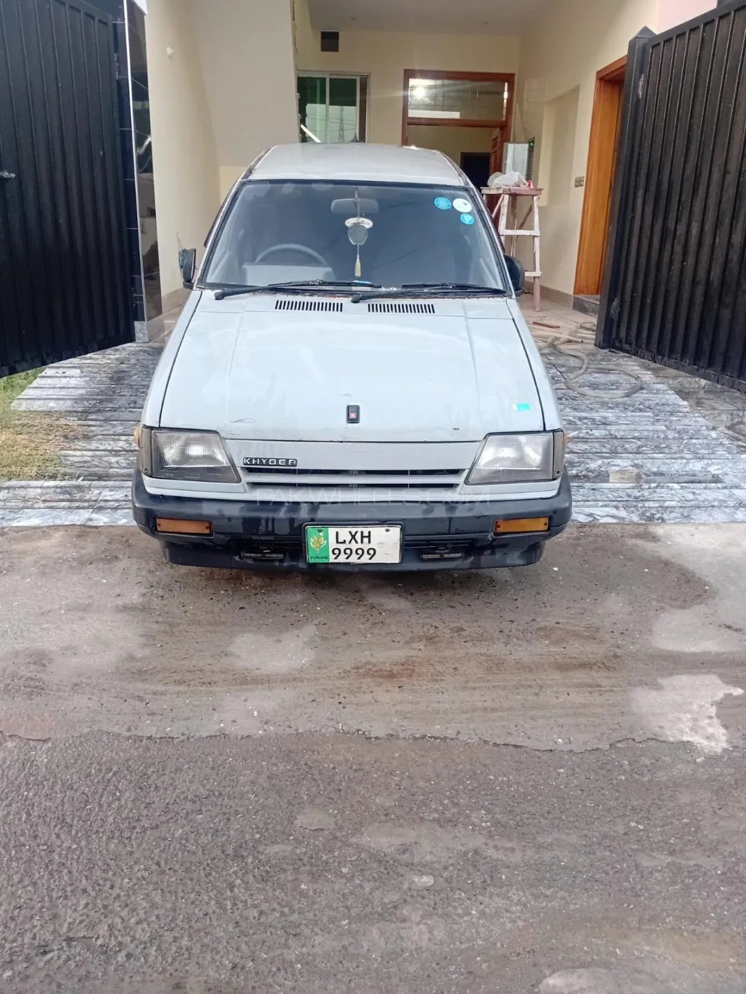 Suzuki Khyber