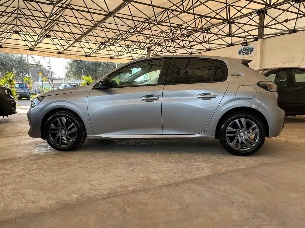 Peugeot 208 2023 photo 5
