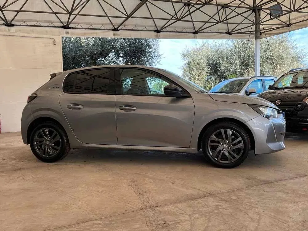 Peugeot 208 2023 photo 4