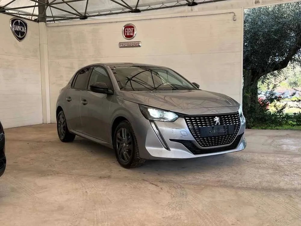 Peugeot 208 2023 photo 3