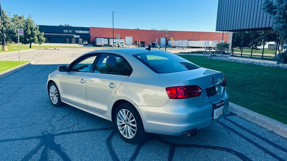 Volkswagen Jetta 2012 photo 3