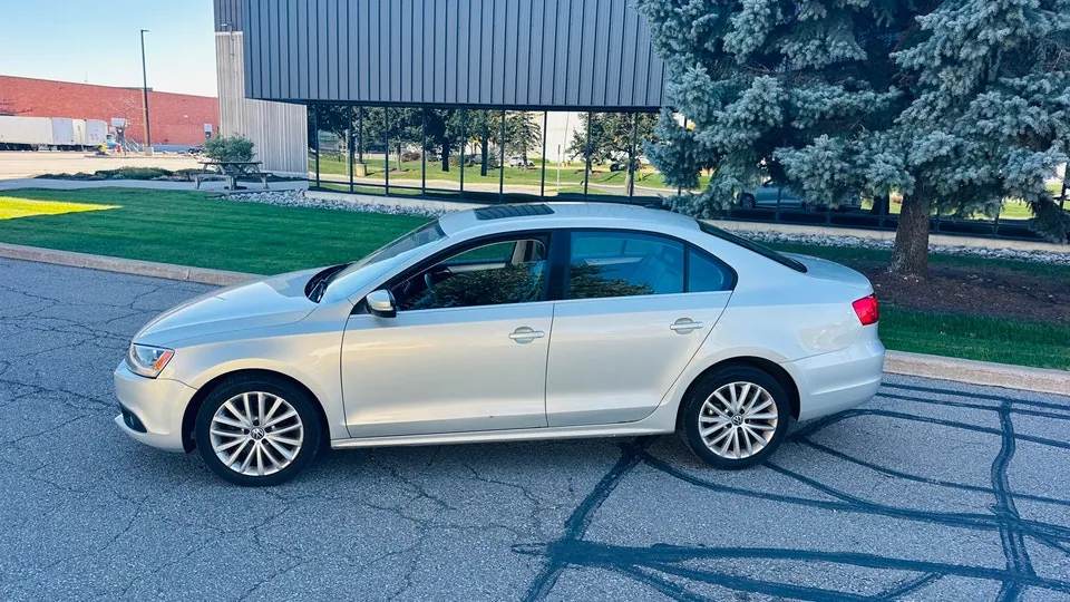 Volkswagen Jetta 2012 photo 2